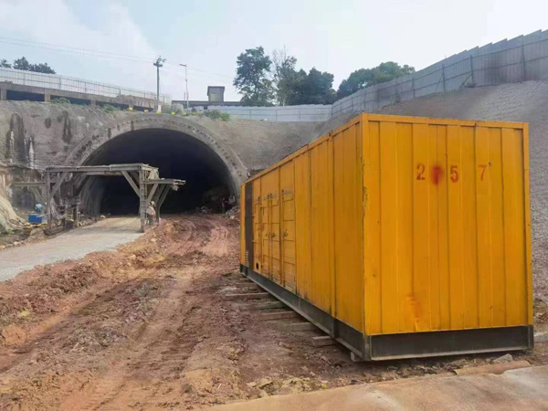 措美发电机出租自启装置的工作原理是什么？